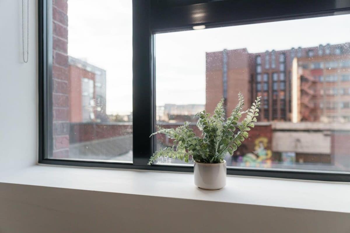 Modern 1 Bed Apartment In Liverpool Centre Exterior foto