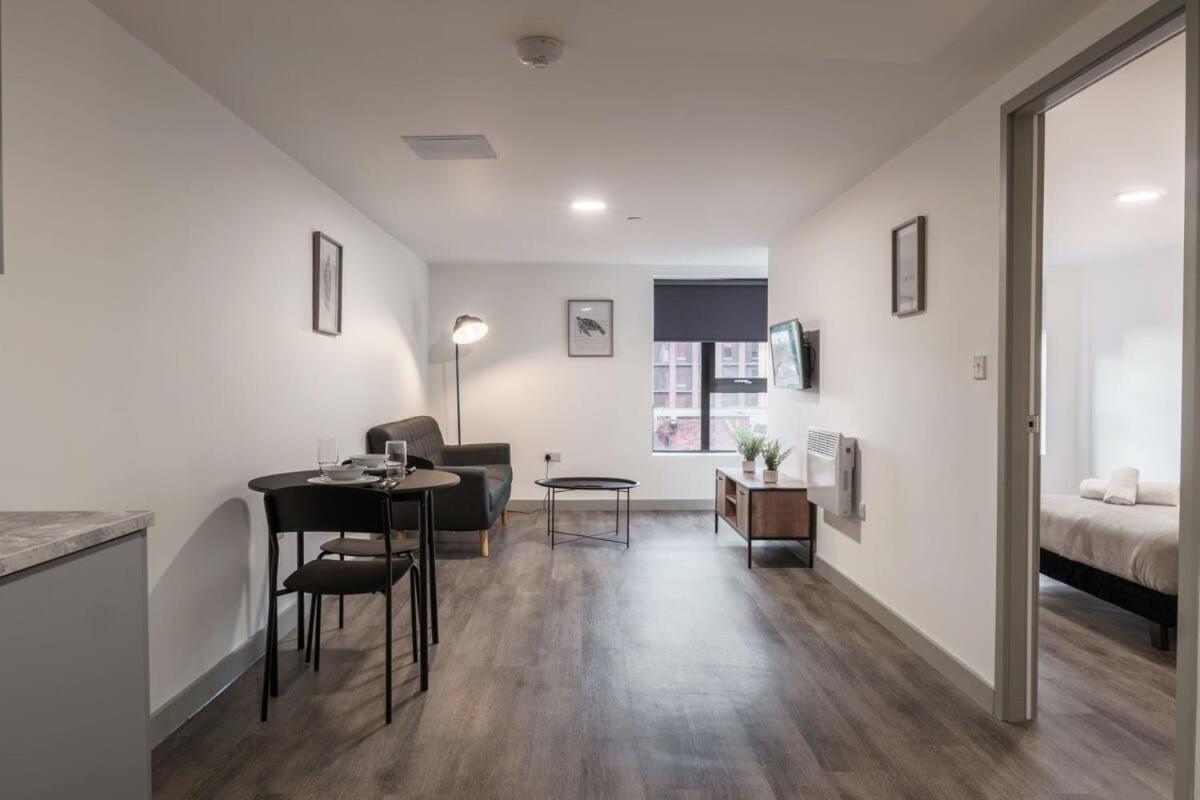 Modern 1 Bed Apartment In Liverpool Centre Exterior foto